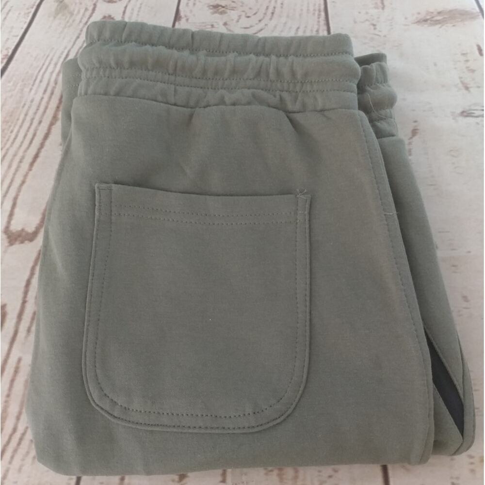 Verde Drawstring Waist Short Pants Olive Green Size M